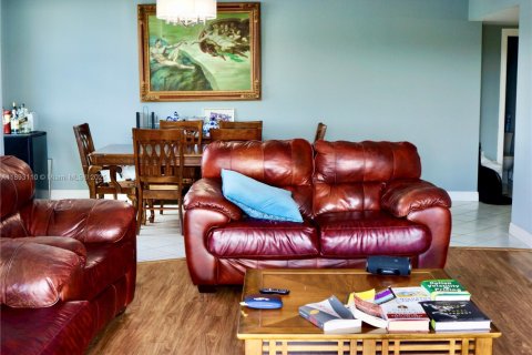 Copropriété à louer à Sunny Isles Beach, Floride: 3 chambres, 145.86 m2 № 1945824 - photo 6