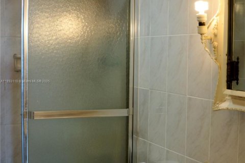 Copropriété à louer à Sunny Isles Beach, Floride: 3 chambres, 145.86 m2 № 1945824 - photo 11