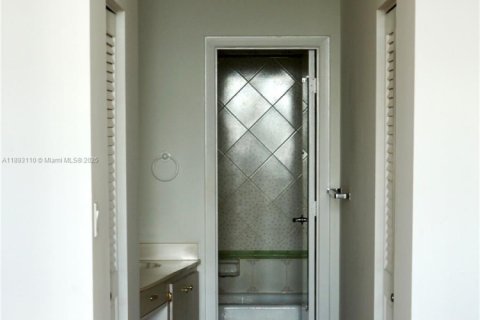 Copropriété à louer à Sunny Isles Beach, Floride: 3 chambres, 145.86 m2 № 1945824 - photo 15