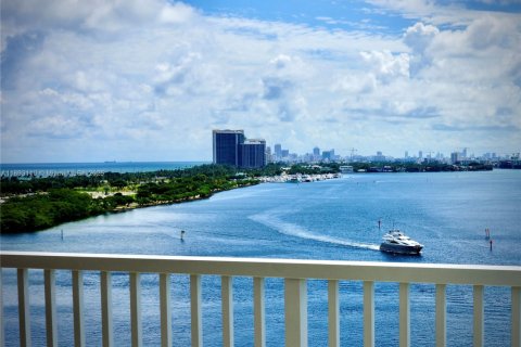 Copropriété à louer à Sunny Isles Beach, Floride: 3 chambres, 145.86 m2 № 1945824 - photo 1