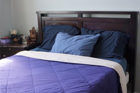 Copropriété à louer à Sunny Isles Beach, Floride: 3 chambres, 145.86 m2 № 1945824 - photo 10