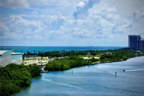 Copropriété à louer à Sunny Isles Beach, Floride: 3 chambres, 145.86 m2 № 1945824 - photo 4