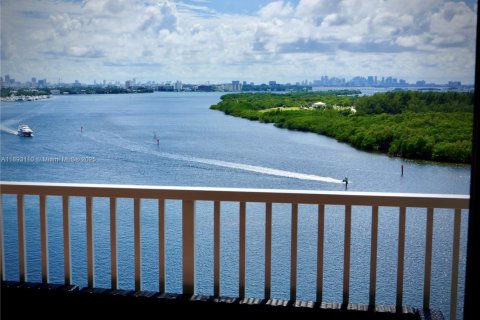 Copropriété à louer à Sunny Isles Beach, Floride: 3 chambres, 145.86 m2 № 1945824 - photo 14