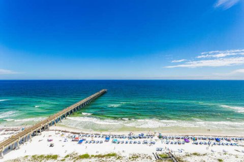 Condominio en venta en Navarre, Florida, 3 dormitorios, 235.79 m2 № 560596 - foto 1