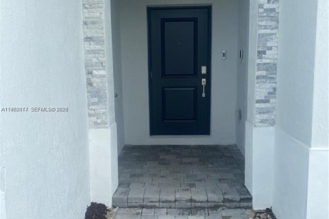 House in Homestead, Florida 4 bedrooms, 204.29 sq.m. № 2024800 - photo 3