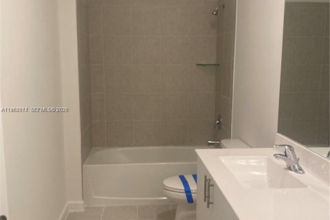 House in Homestead, Florida 4 bedrooms, 204.29 sq.m. № 2024800 - photo 9