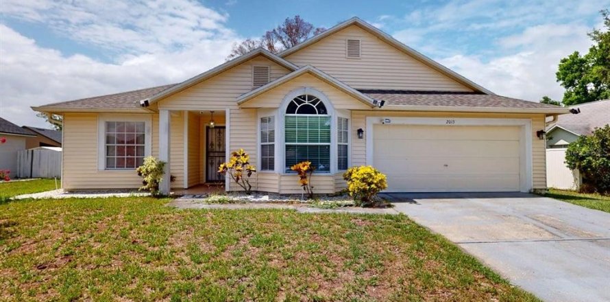 House in Orlando, Florida 3 bedrooms, 112.32 sq.m. № 1870842