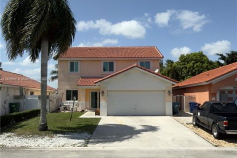 House in Miami Gardens, Florida 4 bedrooms, 207.36 sq.m. № 1847757 - photo 6