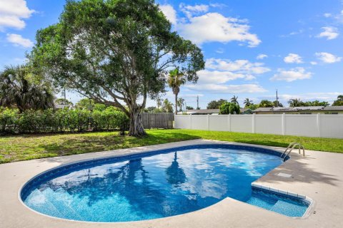 Villa ou maison à vendre à Palm Springs, Floride: 4 chambres, 120.77 m2 № 2185078 - photo 24
