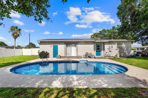Villa ou maison à vendre à Palm Springs, Floride: 4 chambres, 120.77 m2 № 2185078 - photo 27