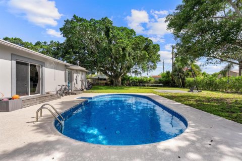 Villa ou maison à vendre à Palm Springs, Floride: 4 chambres, 120.77 m2 № 2185078 - photo 26