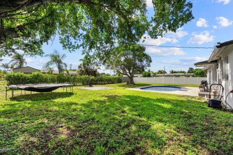 Villa ou maison à vendre à Palm Springs, Floride: 4 chambres, 120.77 m2 № 2185078 - photo 30
