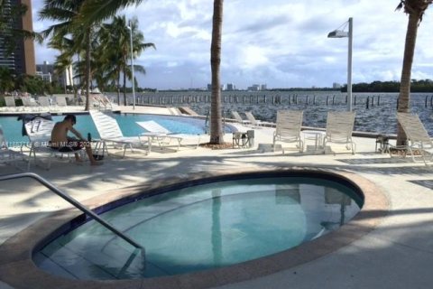 Copropriété à vendre à Miami, Floride: 1 chambre, 67.17 m2 № 1930462 - photo 3