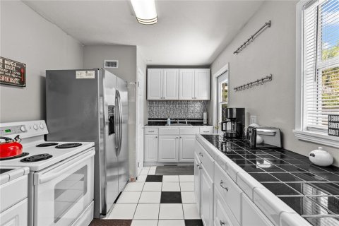 Villa ou maison à vendre à Gulfport, Floride: 6 chambres, 297.94 m2 № 2204998 - photo 10