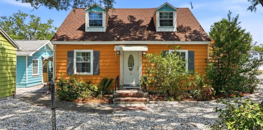 Villa ou maison à Gulfport, Floride 6 chambres, 297.94 m2 № 2204998