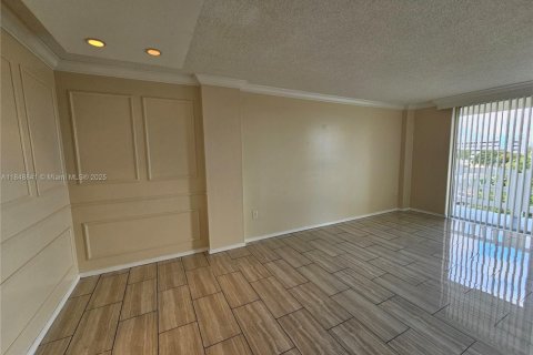 Купить кондоминиум в Майами, Флорида 1 спальня, 78.04м2, № 1850633 - фото 3