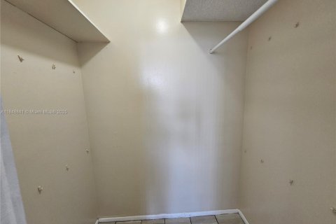 Купить кондоминиум в Майами, Флорида 1 спальня, 78.04м2, № 1850633 - фото 7