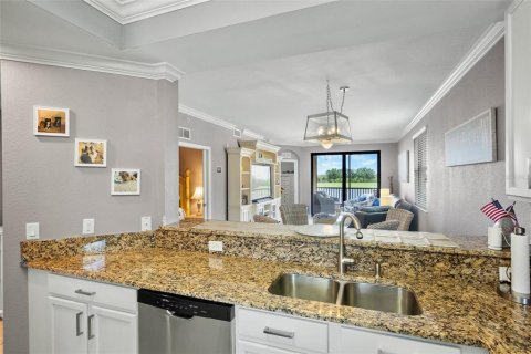 Condo in Bradenton, Florida, 2 bedrooms  № 1775639 - photo 9