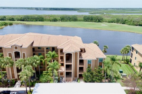 Condo in Bradenton, Florida, 2 bedrooms  № 1775639 - photo 1