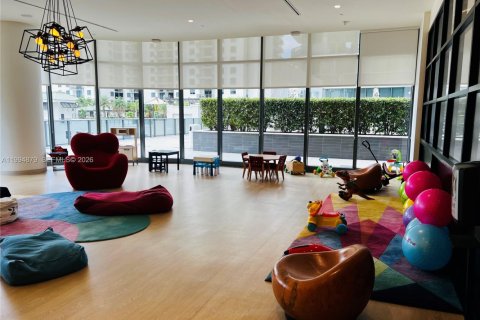 Condominio en venta en Miami, Florida, 1 dormitorio, 78.32 m2 № 2056478 - foto 19