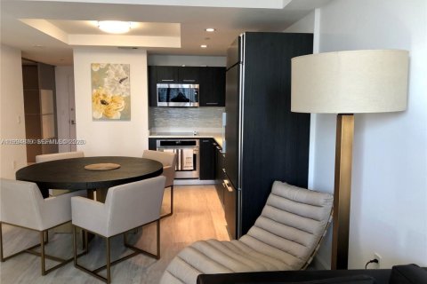 Condominio en venta en Miami, Florida, 1 dormitorio, 78.32 m2 № 2056478 - foto 3