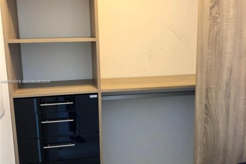 Condominio en venta en Miami, Florida, 1 dormitorio, 78.32 m2 № 2056478 - foto 13