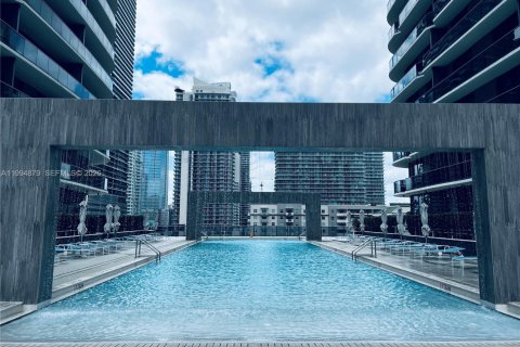 Condominio en Miami, Florida, 1 dormitorio  № 2056478