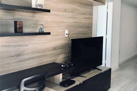 Condominio en venta en Miami, Florida, 1 dormitorio, 78.32 m2 № 2056478 - foto 8