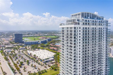 Condo à Hollywood, Floride, 2 chambres  № 2297395