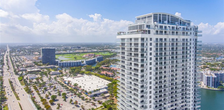 Condo à Hollywood, Floride, 2 chambres № 2297395