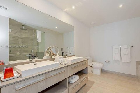 Copropriété à vendre à Hollywood, Floride: 2 chambres, 98.48 m2 № 2297395 - photo 13