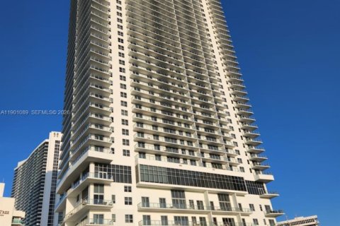 Copropriété à vendre à Hollywood, Floride: 2 chambres, 98.48 m2 № 2297395 - photo 4