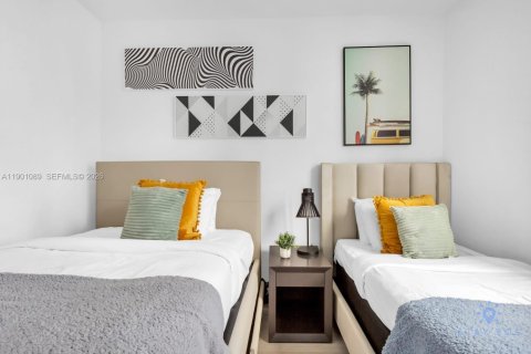 Copropriété à vendre à Hollywood, Floride: 2 chambres, 98.48 m2 № 2297395 - photo 11