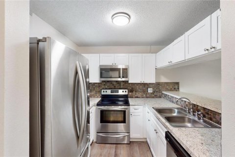 Condominio en alquiler en Zephyrhills, Florida, 2 dormitorios, 80.27 m2 № 1912209 - foto 2