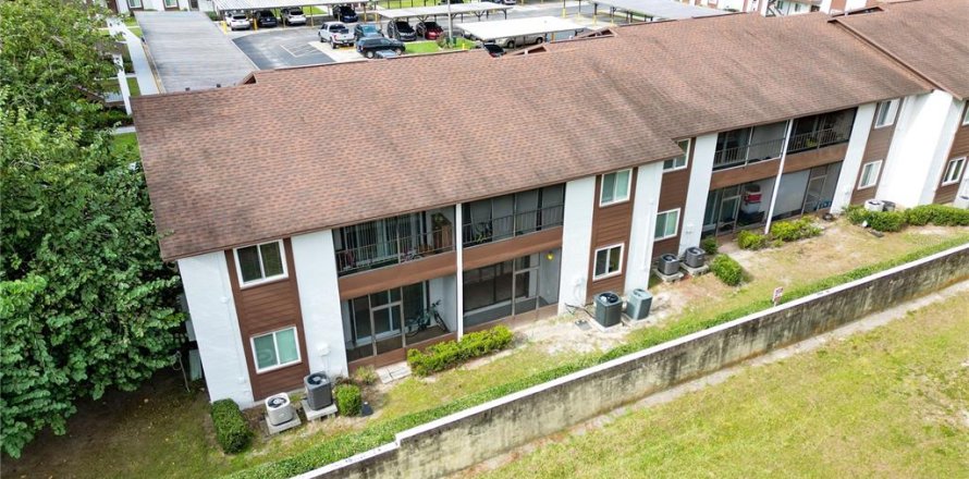 Condominio en Zephyrhills, Florida, 2 dormitorios  № 1912209