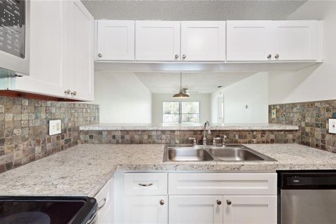 Condominio en alquiler en Zephyrhills, Florida, 2 dormitorios, 80.27 m2 № 1912209 - foto 14