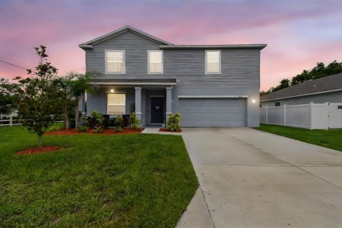 Casa en venta en Winter Haven, Florida, 4 dormitorios, 247.03 m2 № 1821371 - foto 2