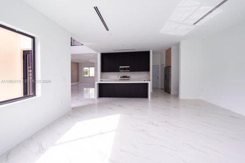 Купить виллу или дом в Майами, Флорида 5 спален, 318.38м2, № 2048466 - фото 12