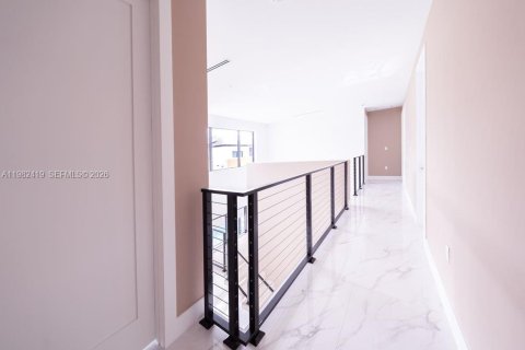 Купить виллу или дом в Майами, Флорида 5 спален, 318.38м2, № 2048466 - фото 22