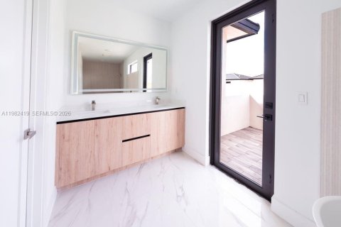 Купить виллу или дом в Майами, Флорида 5 спален, 318.38м2, № 2048466 - фото 29