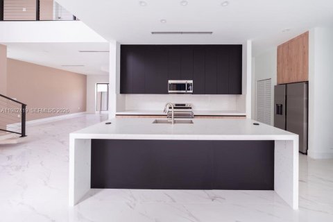 Купить виллу или дом в Майами, Флорида 5 спален, 318.38м2, № 2048466 - фото 7