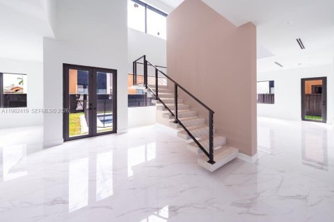 Купить виллу или дом в Майами, Флорида 5 спален, 318.38м2, № 2048466 - фото 23