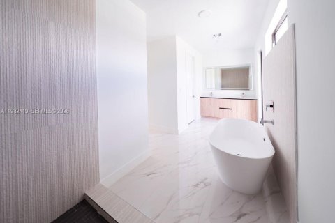 Купить виллу или дом в Майами, Флорида 5 спален, 318.38м2, № 2048466 - фото 26