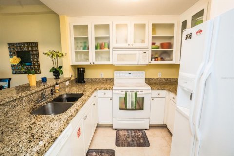 Townhouse in Ruskin, Florida 2 bedrooms, 116.87 sq.m. № 2233458 - photo 10