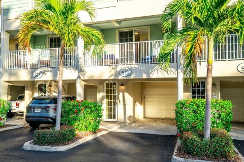Townhouse in Ruskin, Florida 2 bedrooms, 116.87 sq.m. № 2233458 - photo 2