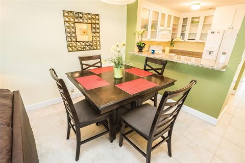 Townhouse in Ruskin, Florida 2 bedrooms, 116.87 sq.m. № 2233458 - photo 9