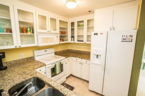 Townhouse in Ruskin, Florida 2 bedrooms, 116.87 sq.m. № 2233458 - photo 11