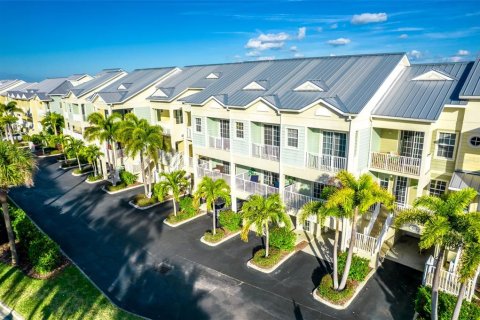 Townhouse in Ruskin, Florida 2 bedrooms, 116.87 sq.m. № 2233458 - photo 3