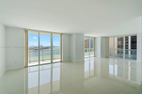 Condo in Miami, Florida, 3 bedrooms  № 2068128 - photo 4
