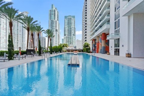Condo in Miami, Florida, 3 bedrooms  № 2068128 - photo 24